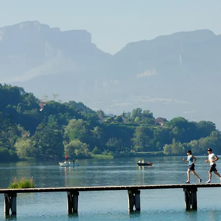 Les Aigues Blanches 아파트호텔 엑스레뱅