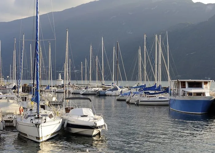 Les Aigues Blanches アパートホテル エクスレバン